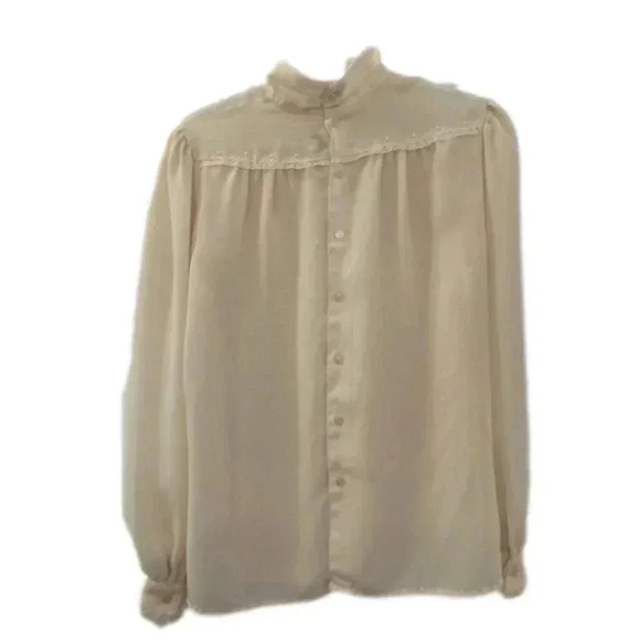 VINTAGE  blouse- Pearl and Lace accents​​ - Picture 2 of 8